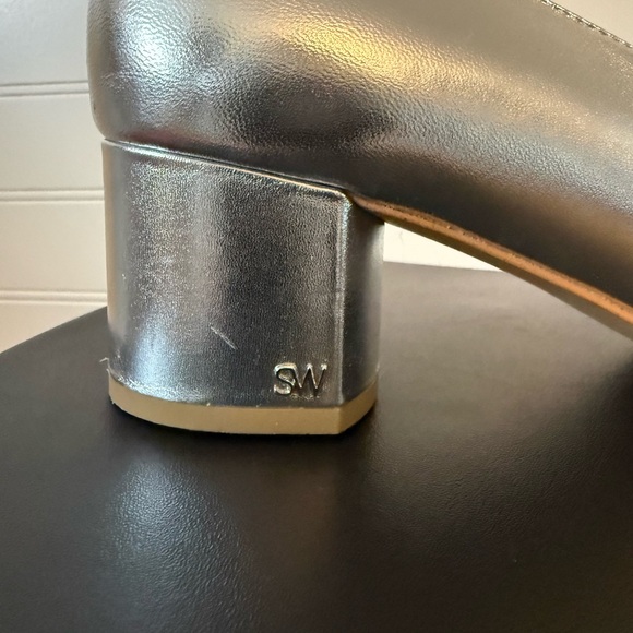 Stuart Weitzman low silver pumps 9.5 - Picture 2 of 7